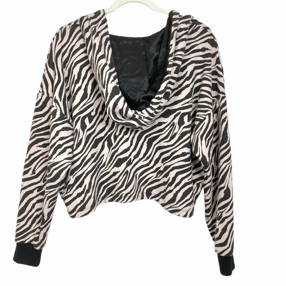 ♦️SOLD♦️Victoria’s Secret Zebra Fleece Jogger Set - Picture 4 of 16